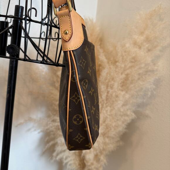 LOUIS VUITTON Odeon PM Monogram Canvas Crossbody Shoulder Bag - Picture 5 of 13